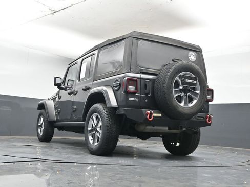 Used 2018 Jeep Wrangler Unlimited Sahara image 30