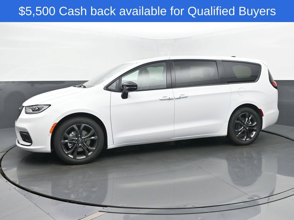 New 2026 Chrysler Pacifica Select FWD image 2