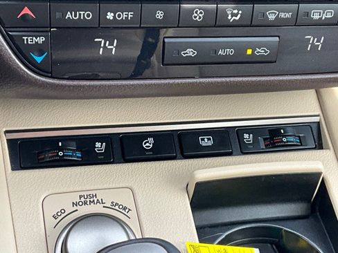 Used 2018 Lexus ES 350 w/ Luxury Package w/Wood Trim image 25