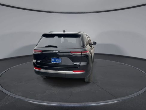 Used 2025 Jeep Grand Cherokee Laredo X image 7