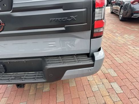 Used 2026 Nissan Frontier Pro-X w/ Pro-X Convenience Package RWD image 12