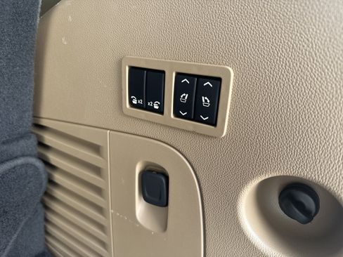 Used 2019 Cadillac Escalade Platinum AWD/4WD image 12