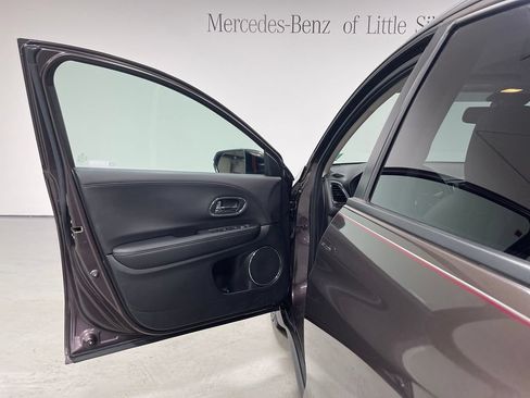 Used 2019 Honda HR-V EX-L image 17