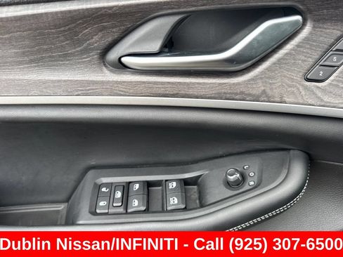 Used 2023 Jeep Grand Cherokee 4WD 4xe w/ Luxury Tech Group II image 12