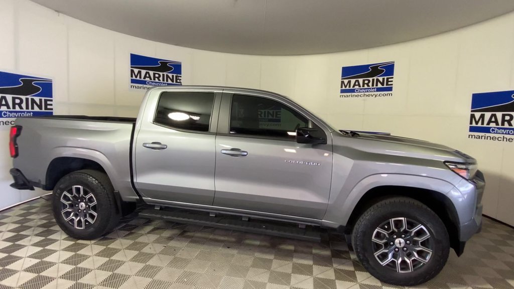 Used 2023 Chevrolet Colorado Z71 w/ Z71 Convenience Package 2 AWD/4WD image 3