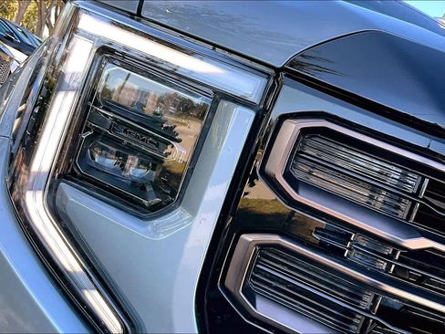 Used 2025 GMC Sierra 1500 AT4X image 27