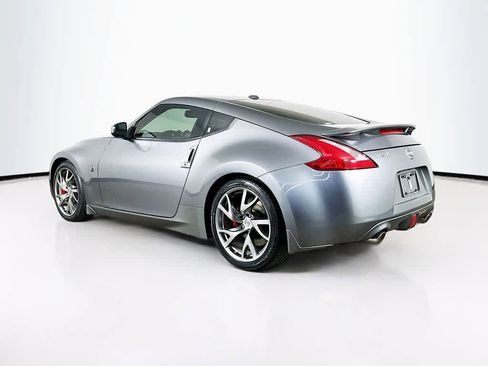 Used 2016 Nissan 370Z w/ Sport Package image 4