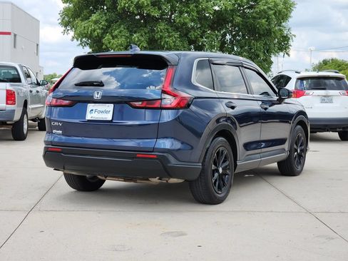 Used 2025 Honda CR-V EX image 7