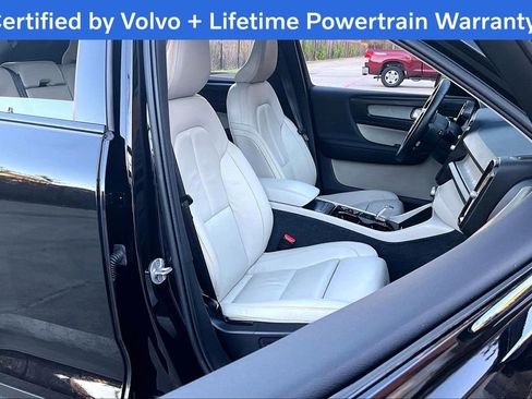 Certified 2023 Volvo XC40 B5 Ultimate w/ Protection Package Premier image 10