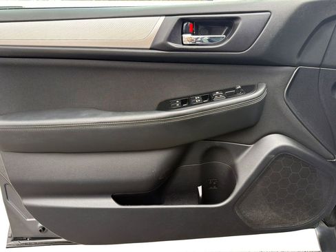 Used 2019 Subaru Outback 2.5i Premium image 19