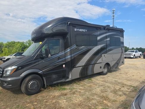 Used 2016 Mercedes-Benz Sprinter 3500 image 4