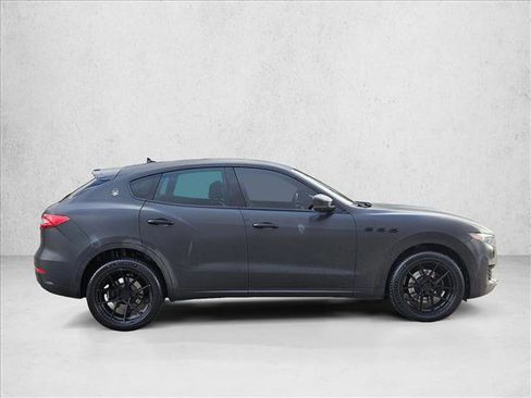 Used 2019 Maserati Levante image 4