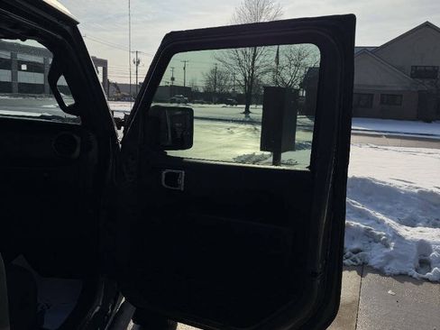 Used 2019 Jeep Wrangler Sport image 25
