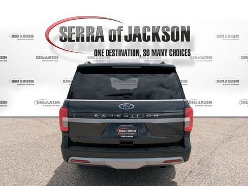 Used 2024 Ford Expedition XLT RWD image 8