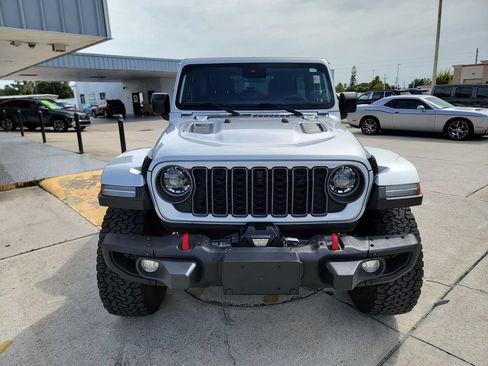 Used 2024 Jeep Wrangler Unlimited Rubicon AWD/4WD image 8
