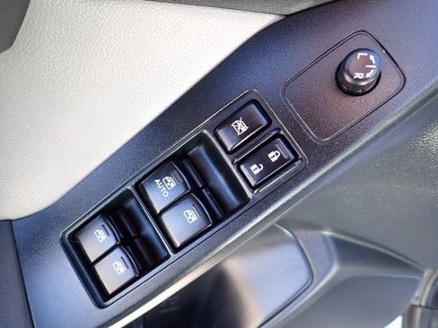 Used 2015 Subaru Forester 2.5i w/ Alloy Wheel Package image 12