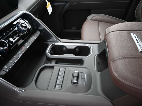 New 2026 GMC Sierra 3500 Denali w/ Denali Reserve Package image 15