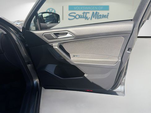 Used 2021 Volkswagen Tiguan S image 33