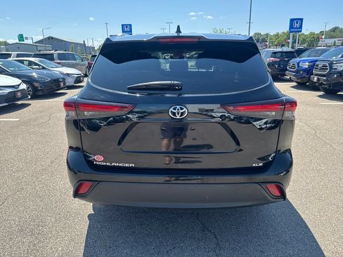 Used 2025 Toyota Highlander XLE AWD/4WD image 6