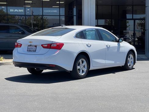 Used 2024 Chevrolet Malibu LS w/ Driver Confidence Package FWD image 4