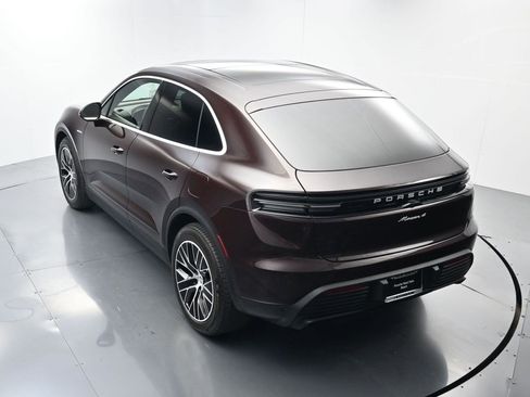 Used 2025 Porsche Macan 4 Electric image 37