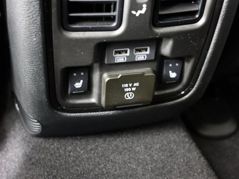 Used 2025 Dodge Durango R/T image 32