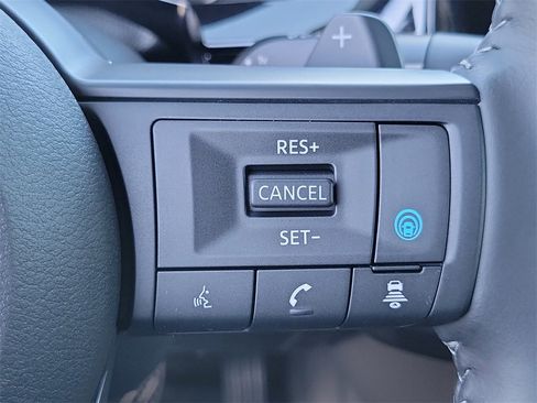 New 2025 Nissan Pathfinder SV w/ Black Appearance Package image 6