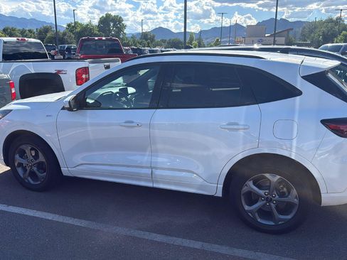 Used 2023 Ford Escape ST-Line Select AWD/4WD image 6