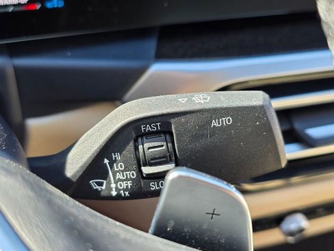 Used 2023 BMW 330i Sedan w/ Premium Package image 39