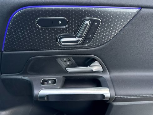 New 2025 Mercedes-Benz GLB 250 4MATIC image 19
