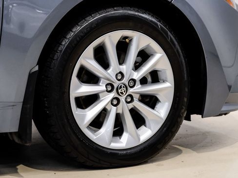 Used 2020 Toyota Corolla XLE image 69