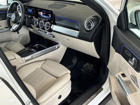 Certified 2025 Mercedes-Benz GLB 250 image 33