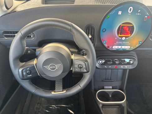 Used 2025 MINI Cooper 2-Door Hardtop FWD image 18