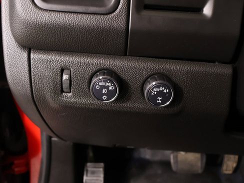 Used 2019 Chevrolet Colorado LT w/ LT Convenience Package image 7