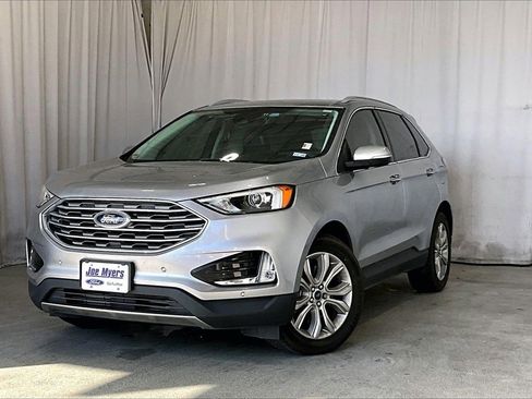 Used 2022 Ford Edge Titanium image 2