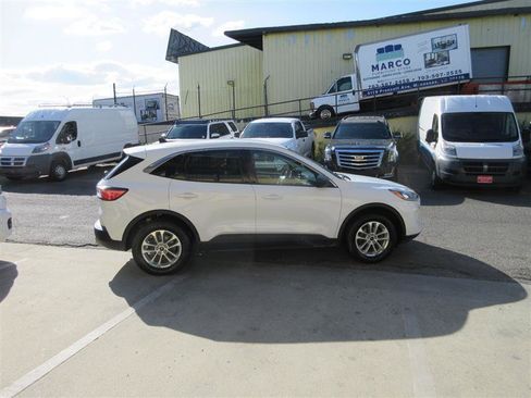 Used 2022 Ford Escape SE AWD/4WD image 8
