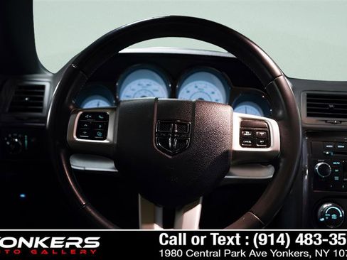 Used 2011 Dodge Challenger image 49