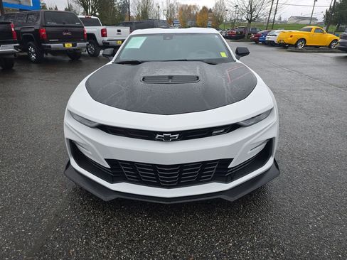 Used 2021 Chevrolet Camaro SS image 9