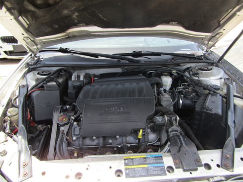 Used 2006 Pontiac Grand Prix GXP w/ Sun And Sound Package FWD image 13