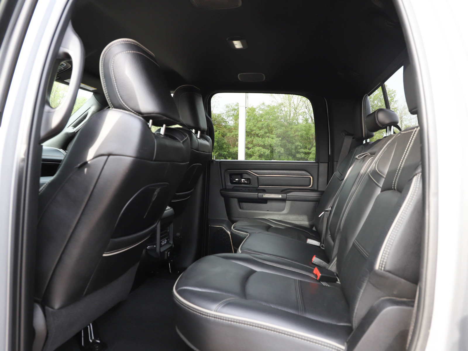 Used 2023 RAM 2500 Limited w/ Night Edition AWD/4WD image 15