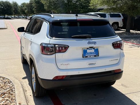 Used 2025 Jeep Compass Limited AWD/4WD image 3
