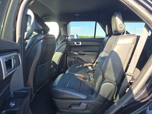 Used 2020 Ford Explorer XLT w/ Equipment Group 202A AWD/4WD image 7