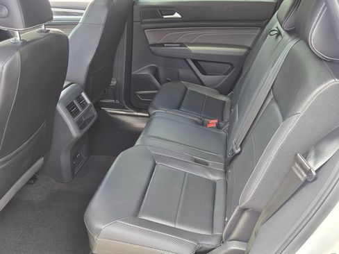 Used 2021 Volkswagen Atlas Cross Sport SE w/ Panoramic Sunroof Package FWD image 12