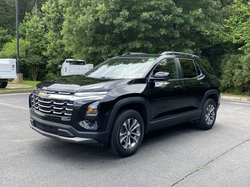 Used 2026 Chevrolet Equinox LT w/ Convenience Package II FWD image 5