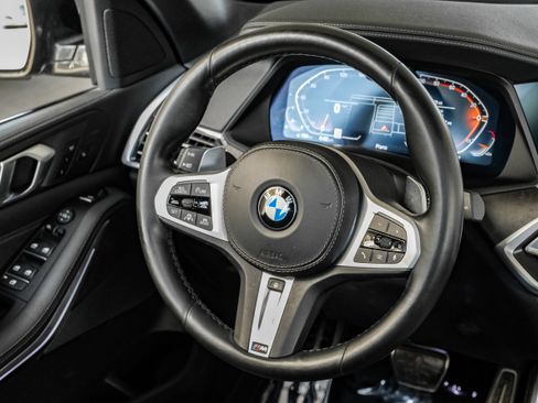 Used 2022 BMW X5 xDrive40i w/ M Sport Package AWD/4WD image 16