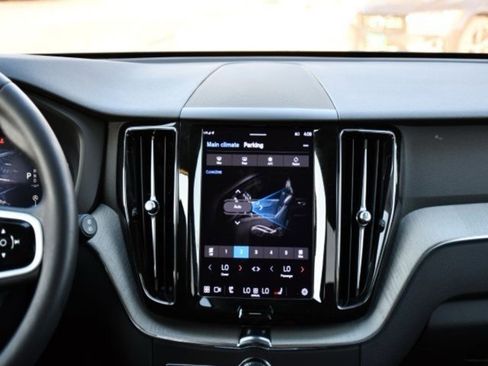 Certified 2025 Volvo XC60 B5 Plus image 23