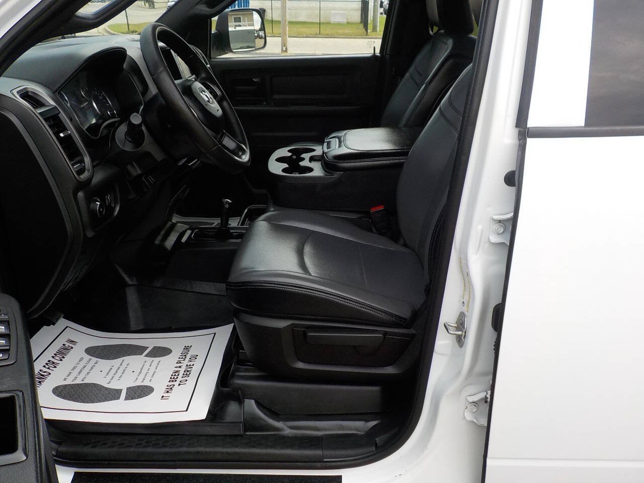 Used 2022 RAM 2500 Tradesman w/ Chrome Appearance Group AWD/4WD image 12