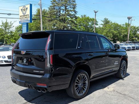 Used 2023 Cadillac Escalade V AWD/4WD image 7