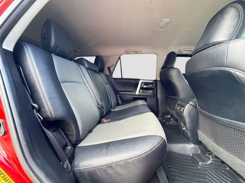 Used 2021 Toyota 4Runner SR5 Premium image 29