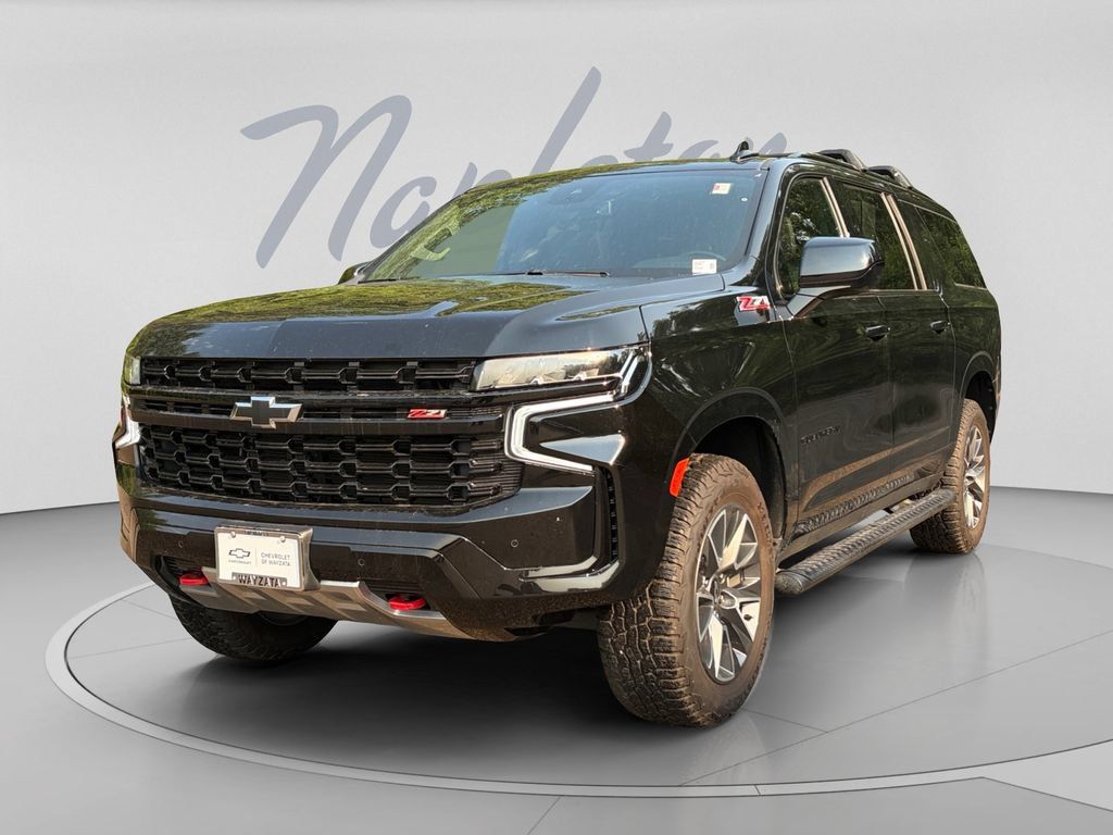 Used 2024 Chevrolet Suburban Z71 AWD/4WD image 4